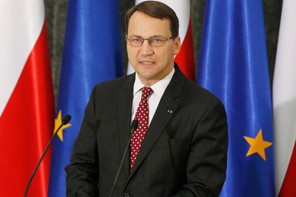 [[Sikorski:]] “Aİ ABŞ-nin Avropadan üz çevirməsinə hazır olmalıdır”