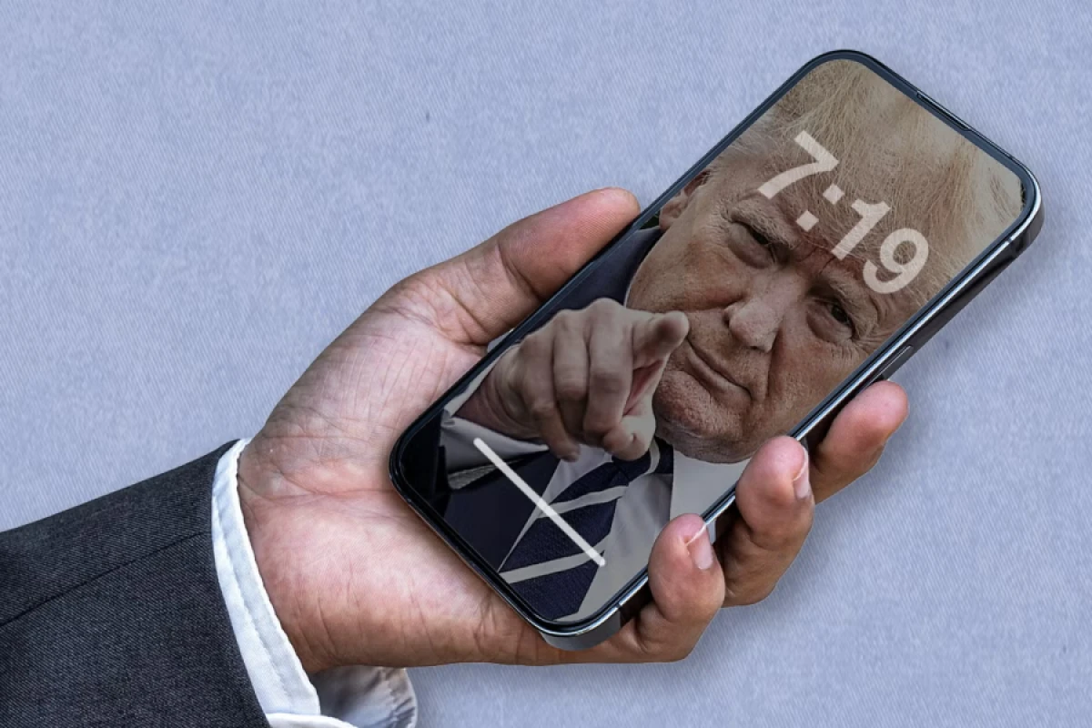 Tramp "iPhone" istehsalını ABŞ-yə köçürməyi [[tələb etdi]]