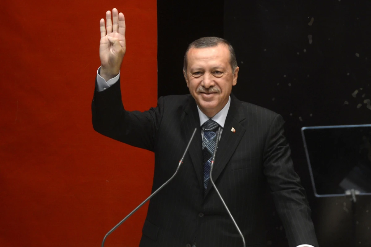 [[Ərdoğan Azərbaycan səfərindən]] qayıdarkən jurnalistlərlə görüş keçirdi