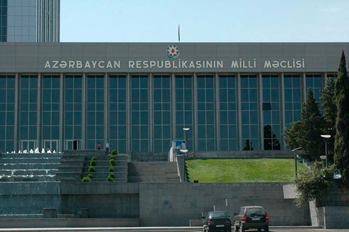 Milli Məclis [[İlham Əliyev və Mehriban Əliyevanı]] Müstəqillik Günü münasibətilə təbrik etdi