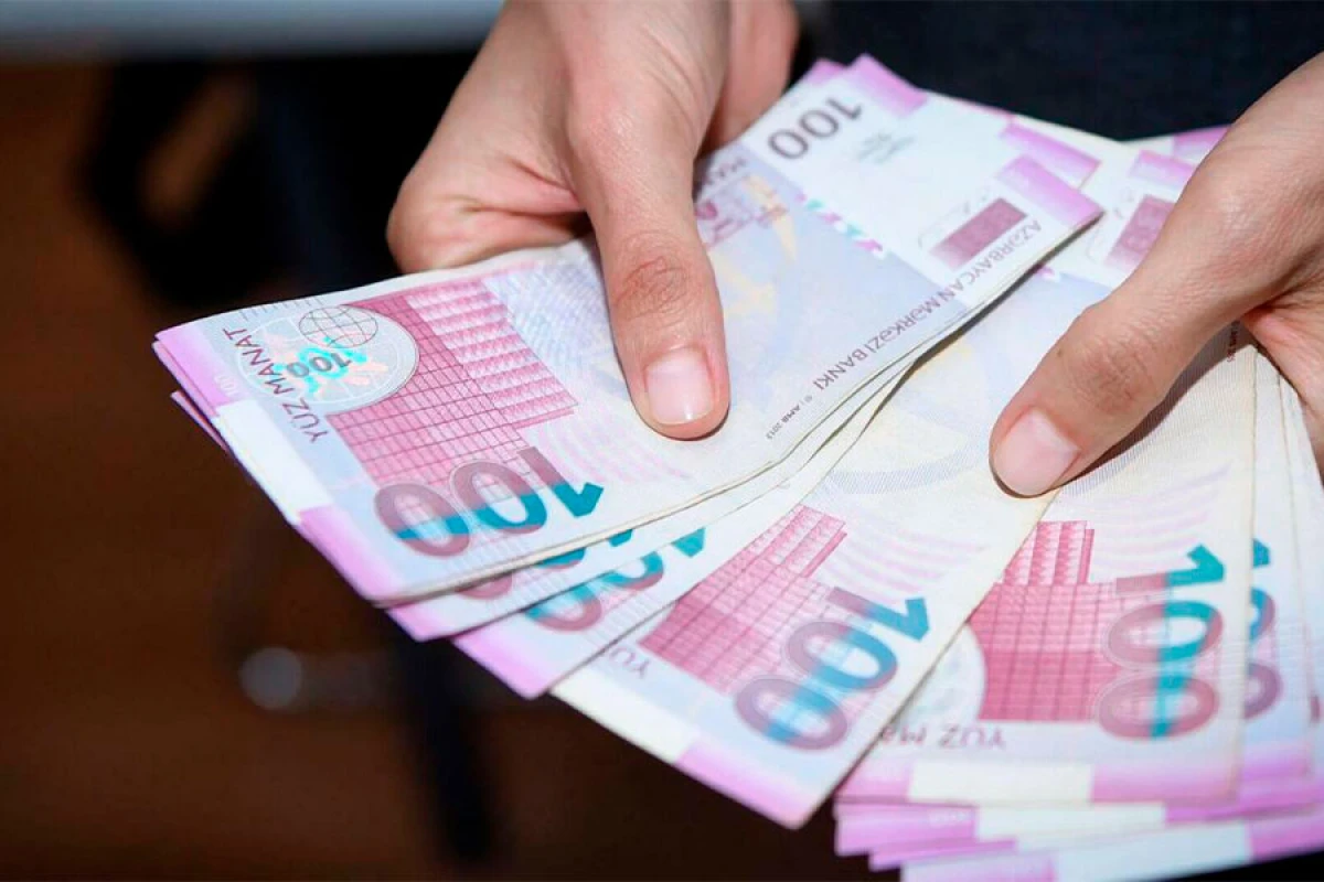 Azərbaycanda qadınların [[orta aylıq maaşı 7,5%]] artdı