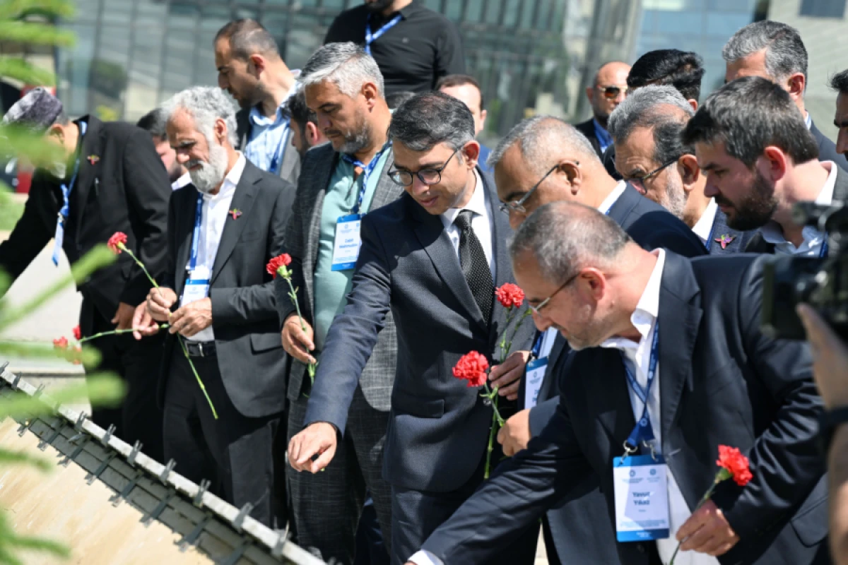 Türkiyədən və Gürcüstandan olan din xadimləri Fəxri xiyabanı ziyarət etdilər