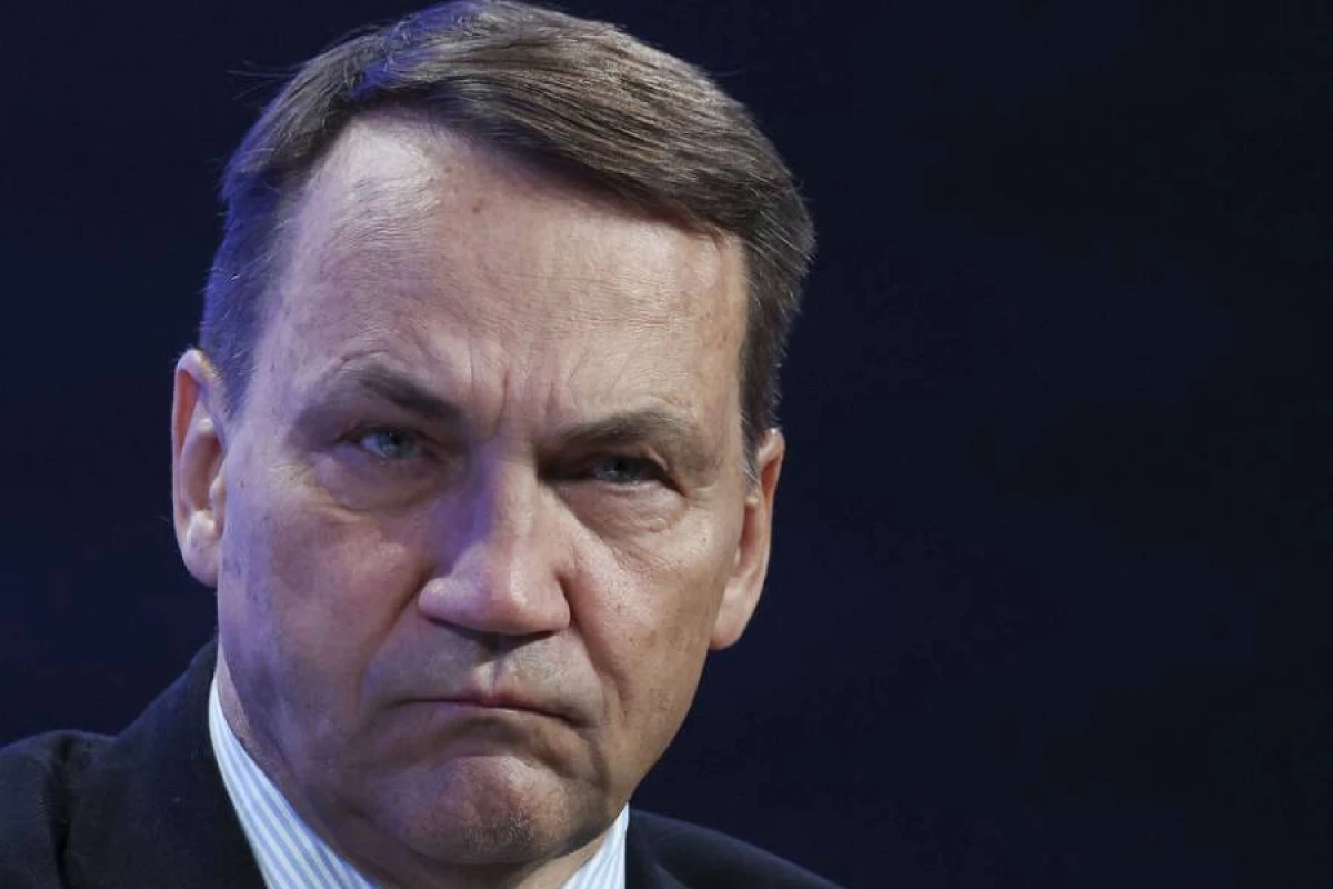Sikorski Trampa müraciət etdi: [[“Putin məsxərə edir"]]