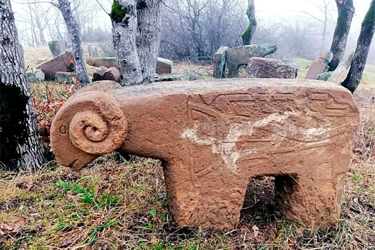 "İnnovativ Təşəbbüslər" ictimai birliyi [[Qərbi Azərbaycanın dağıdılan qədim irsi- qoçdaş və atdaş abidələri layihəsinin icrasına]] start verdi