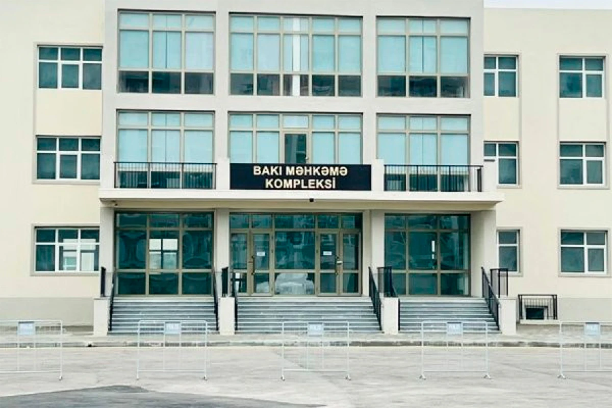 Hərbi cinayətlər törətməkdə [[təqsirləndirilən erməniəsilli şəxslərin]] məhkəməsi keçirilir