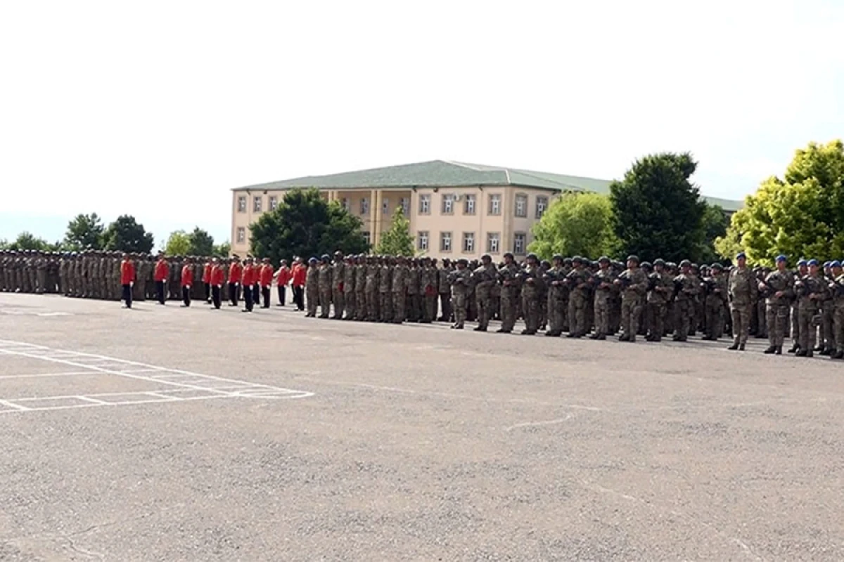 [[ƏÜO-da "Komando başlanğıc kursu"nun]] növbəti buraxılış mərasimi keçirildi