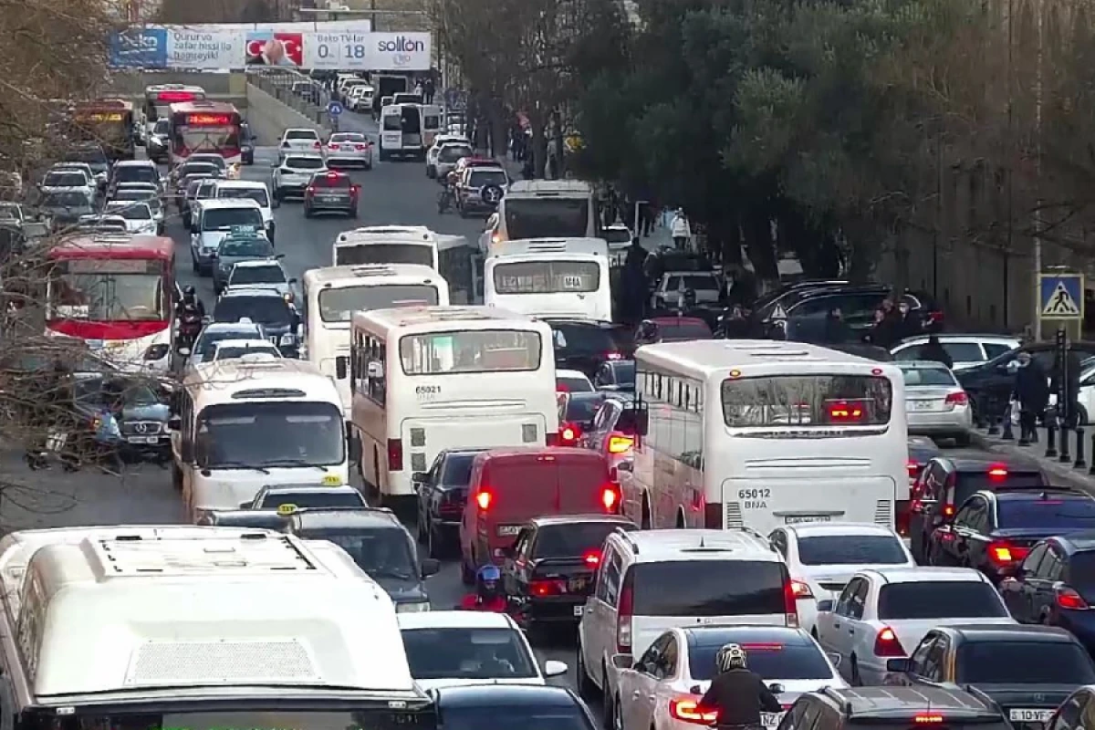 Bakıda 20 istiqamətdə sıxlıq müşahidə olunur