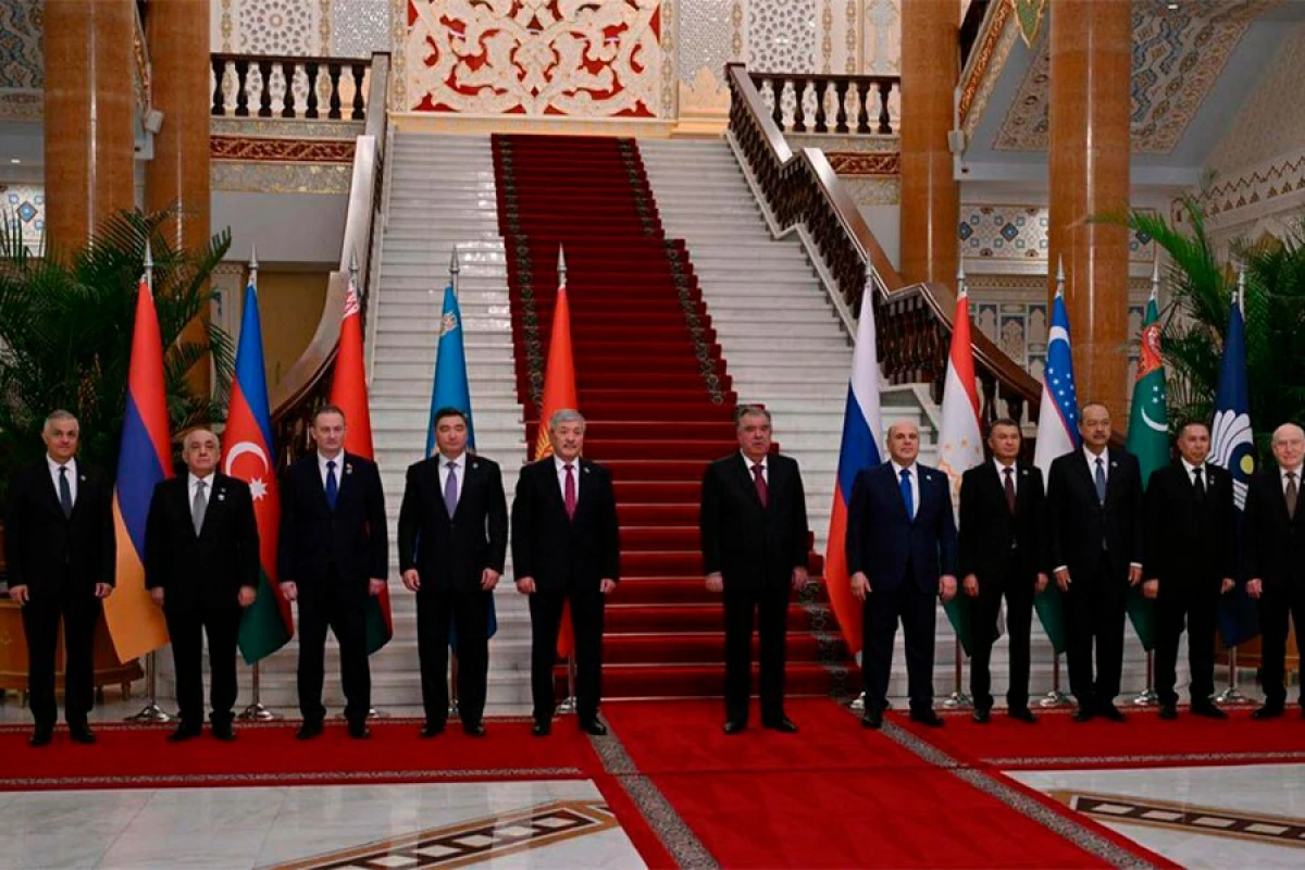 [[Əli Əsədov]] Tacikistan Prezidenti ilə görüşdə iştirak etdi