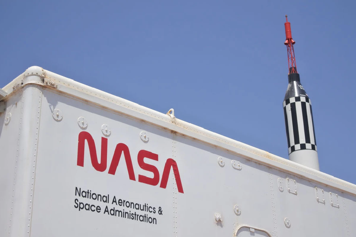Tramp Ayzekmanın NASA rəhbərliyinə namizədliyini geri çəkdi