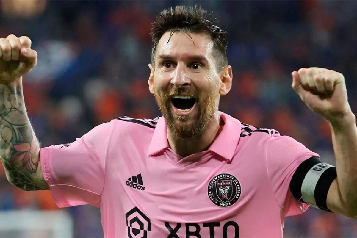 Messi [[ayın oyunçusu]] seçildi