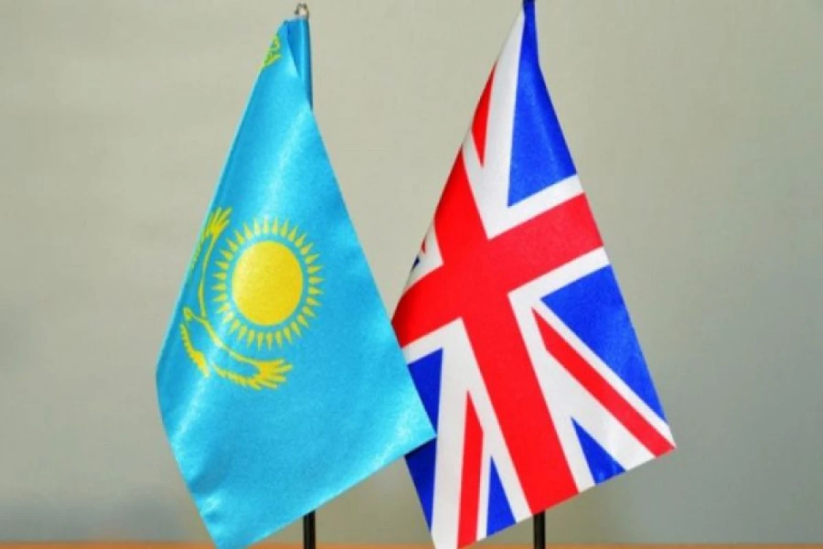 Qazaxıstan Britaniya ilə [[hərbi əməkdaşlıq planı]] imzaladı