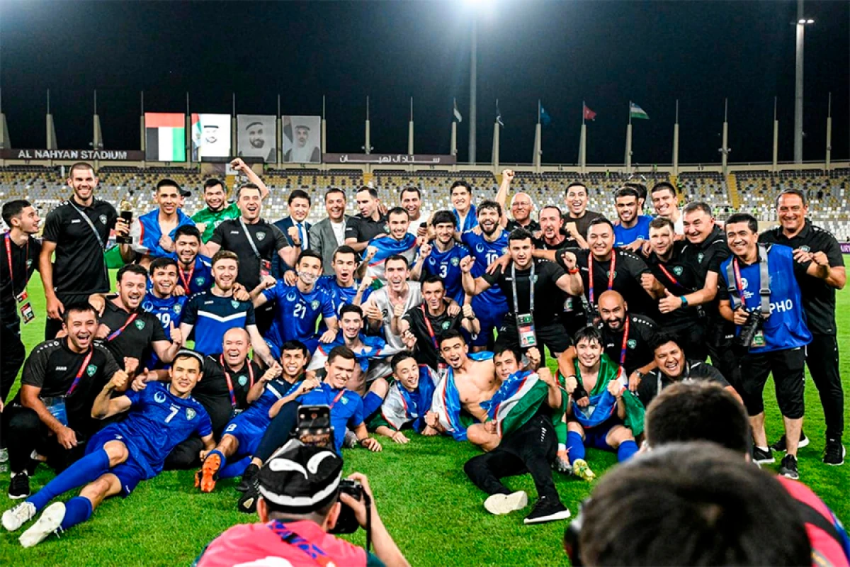 Özbəkistan millisinin futbolçularına [[fəxri ad]] verildi