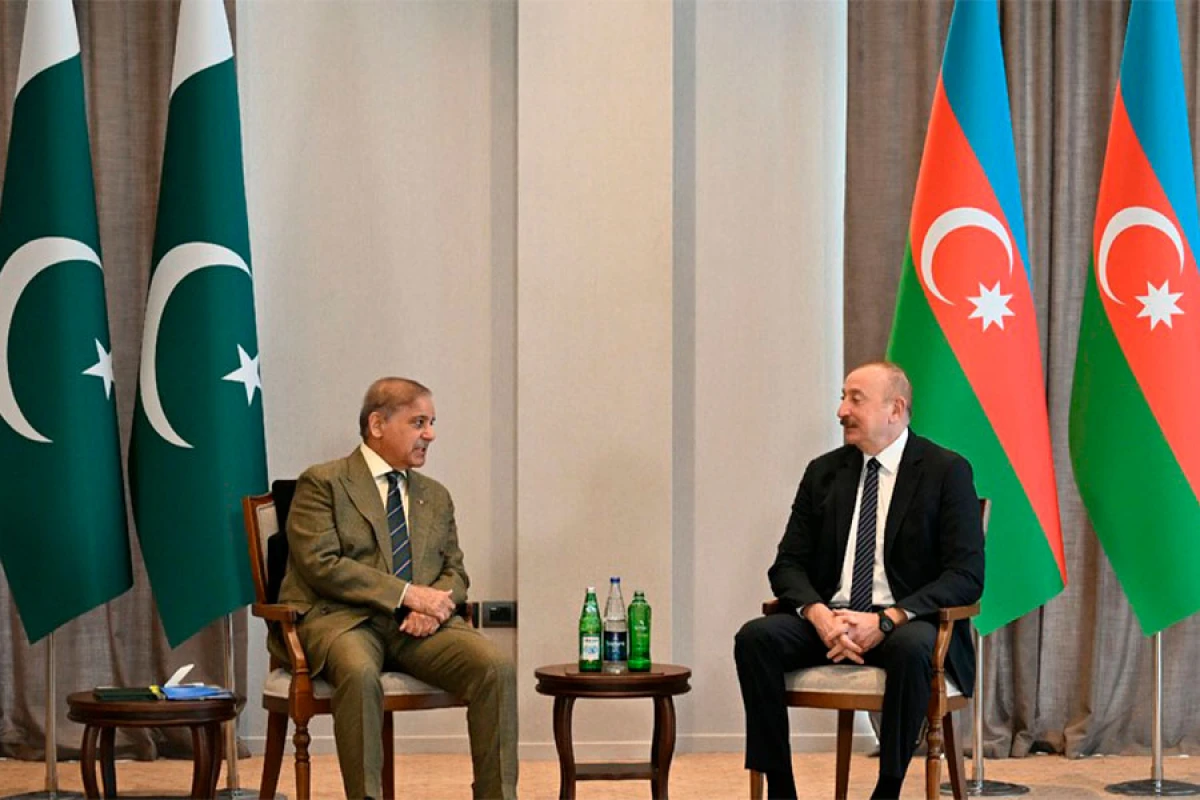 [[Prezident İlham Əliyev]] ilə Şahbaz Şərif arasında telefon danışığı oldu