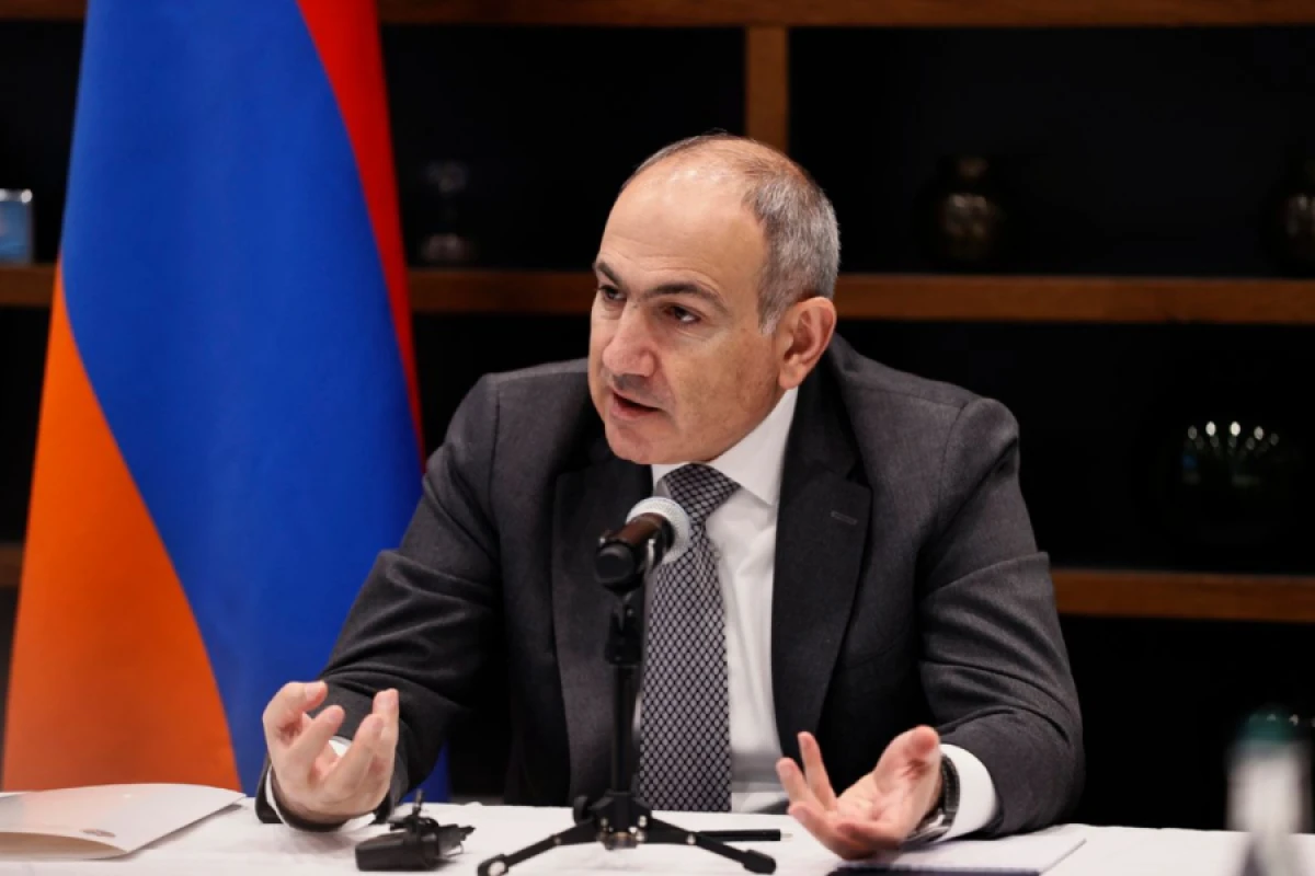 [[Paşinyan:]] "Siz nəyi, kimi müdafiə edirsiniz?