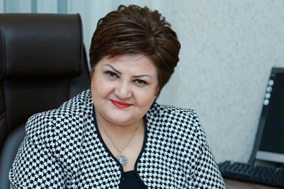 [[Tənzilə Rüstəmxanlı:]] "Türk birliyi üçün türk dilində danışmalıyıq"