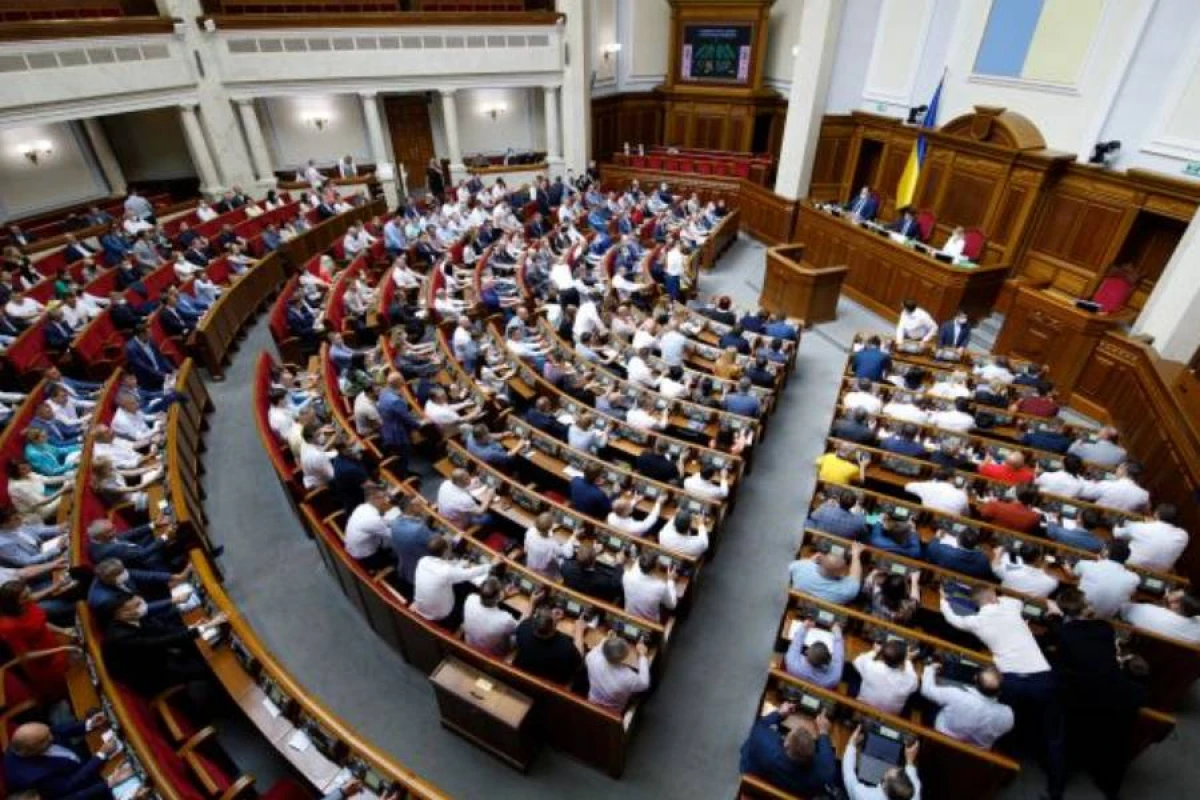 Ukraynada çoxsaylı vətəndaşlıq qanunu qəbul olundu
