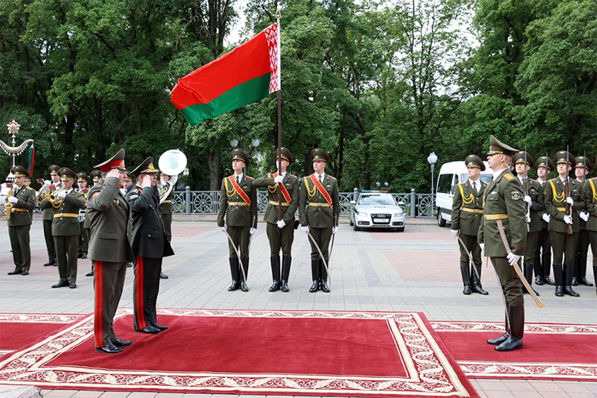 Minskdə [[Azərbaycan və Belarus]] müdafiə nazirləri görüşdü