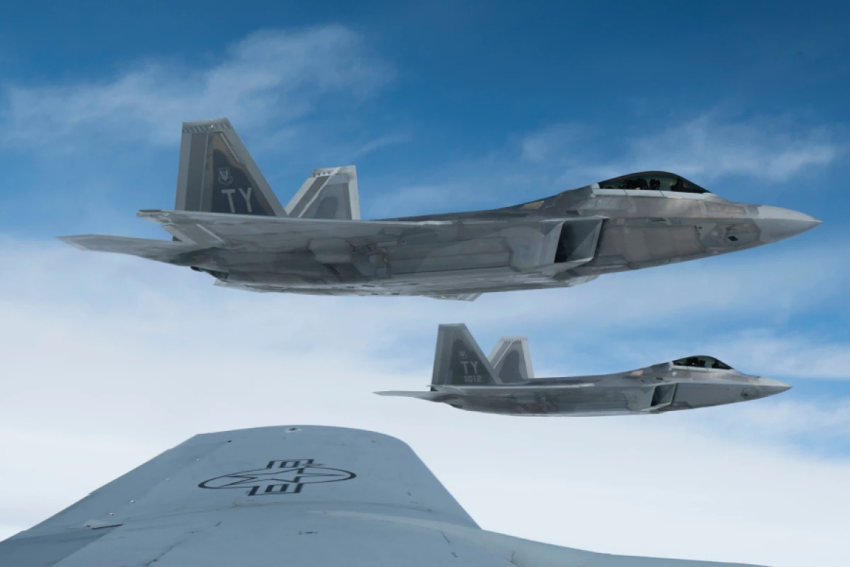 ABŞ Yaxın Şərqə "F-22" qırıcıları göndərdi