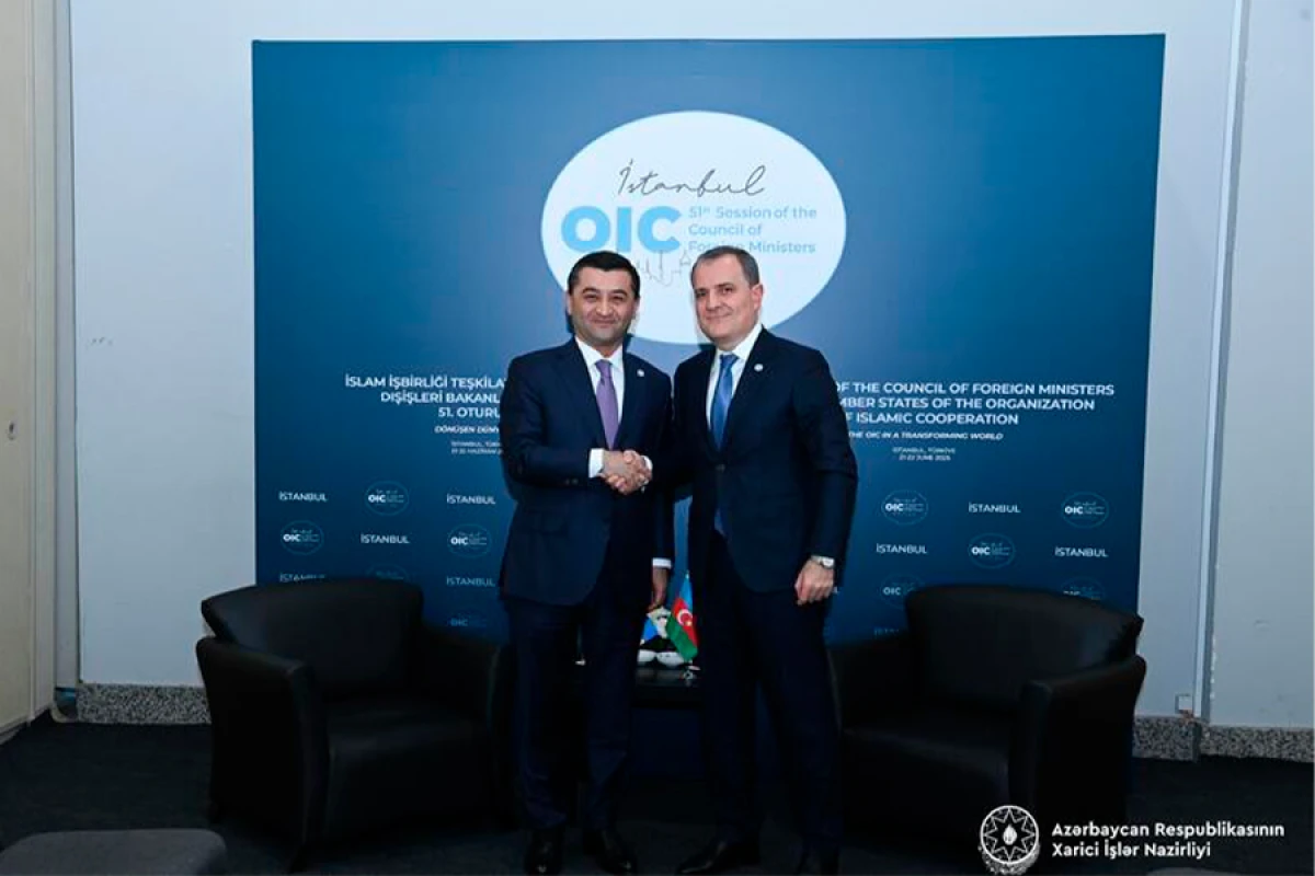 [[Ceyhun Bayramov]] özbəkistanlı həmkarı ilə görüşdü