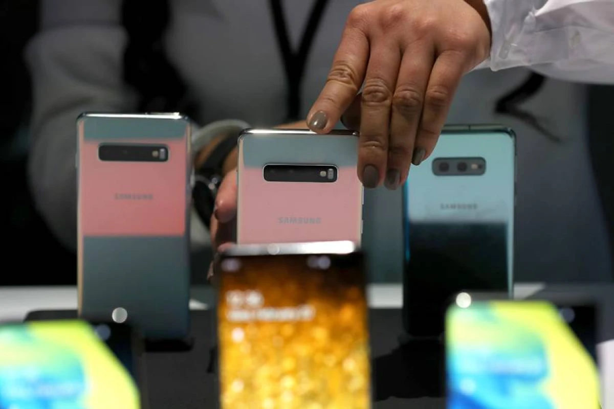 Cənubi Koreya smartfonlarının Rusiyaya idxalı [[maksimumuna çatdı]]