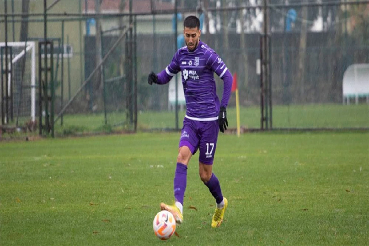 “Sumqayıt” daha bir [[futbolçusu ilə]] vidalaşdı