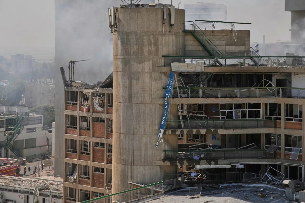 İranın raket zərbələri universitetdə böyük dağıntılara səbəb oldu