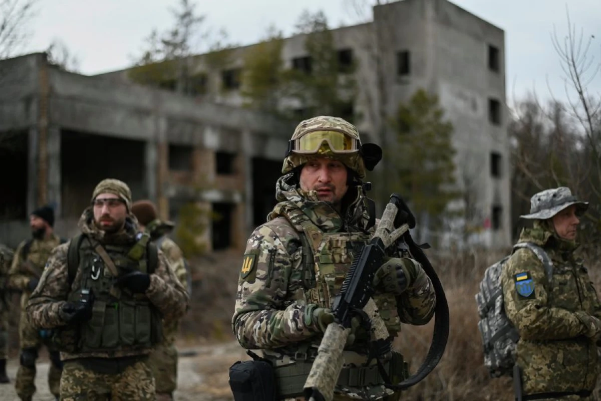 Ukrayna hərbi büdcəni [[artırır]]