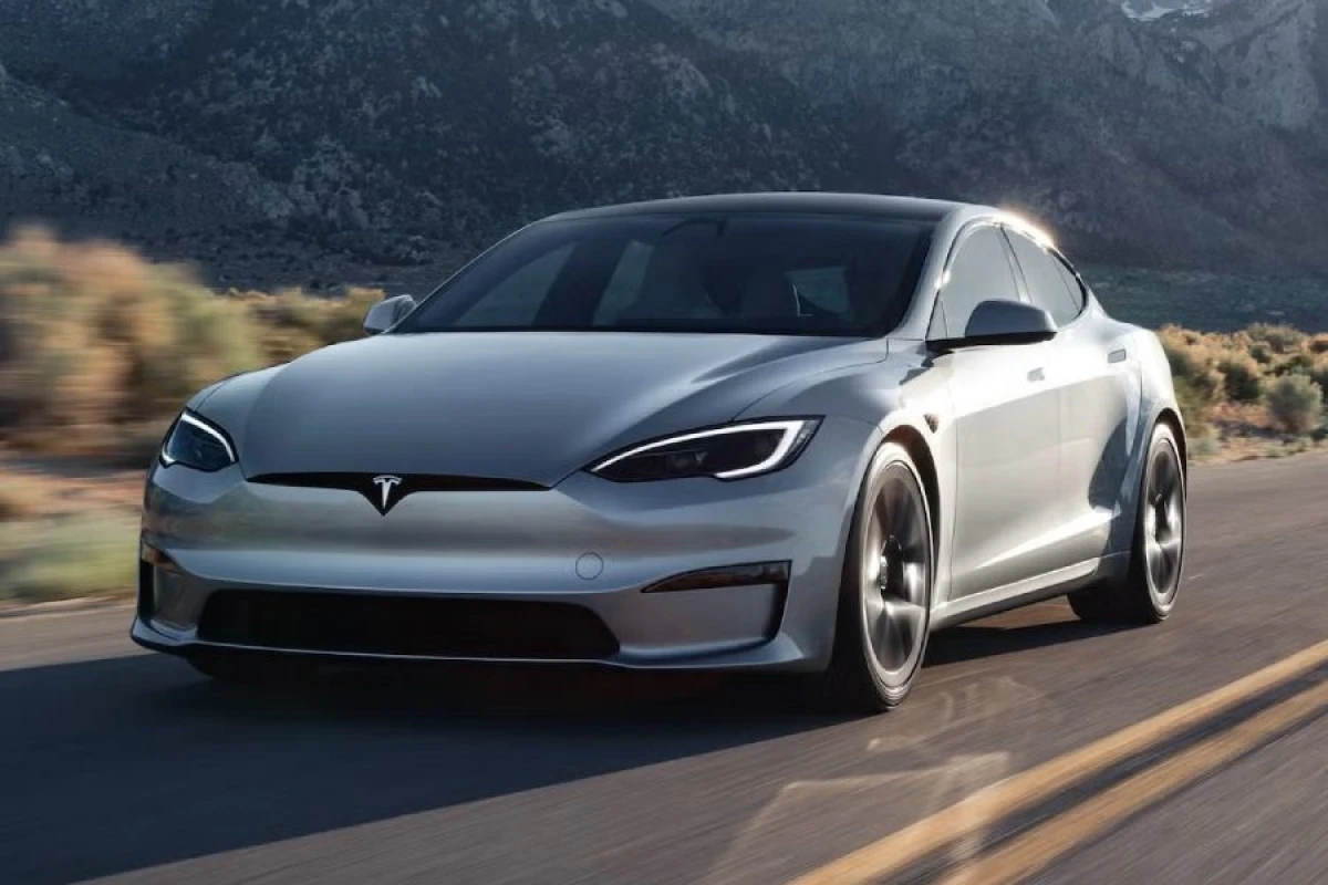 "Tesla"nın satışları [[azaldı]]