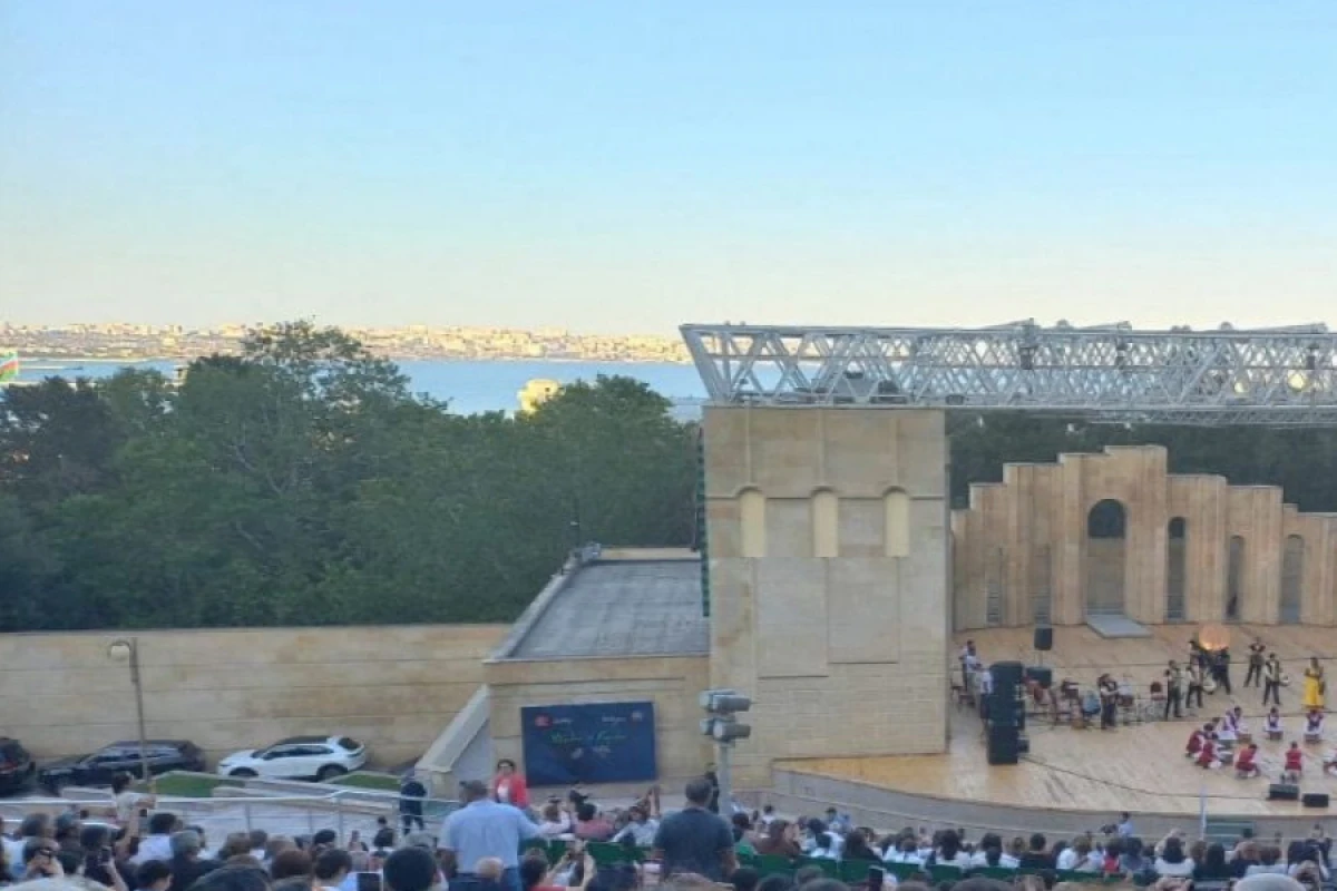 "Yaşıl Teatr"da [["Qvadelup və Azərbaycan ritmləri və rəqsləri"]] adlı konsert proqramı keçirildi