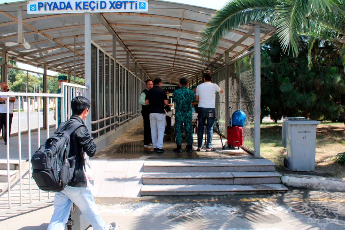 İrandan [[xarici ölkə vətəndaşlarının]] təxliyəsi davam edir