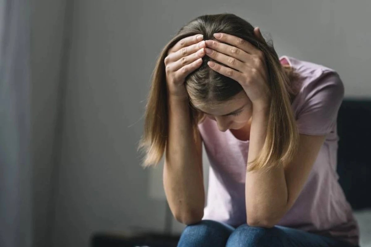 Qızlarda emosional problemlər oğlanlara nisbətən [[daha çox yayılıb]]