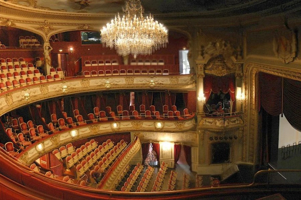 Teatrın beyin xəstəliklərinə [[faydaları aşkarlandı]]