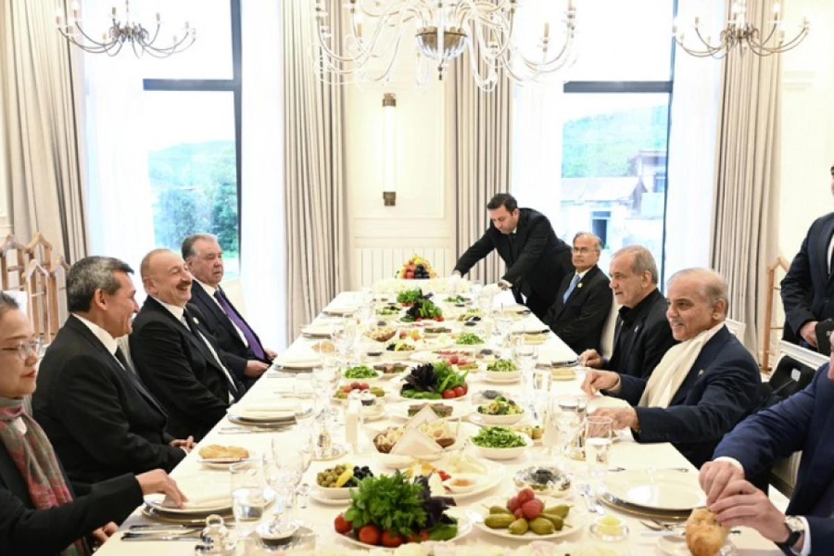 Şuşada İlham Əliyevin adından İqtisadi Əməkdaşlıq Təşkilatının 17-ci Zirvə görüşünün iştirakçılarının şərəfinə rəsmi nahar verildi