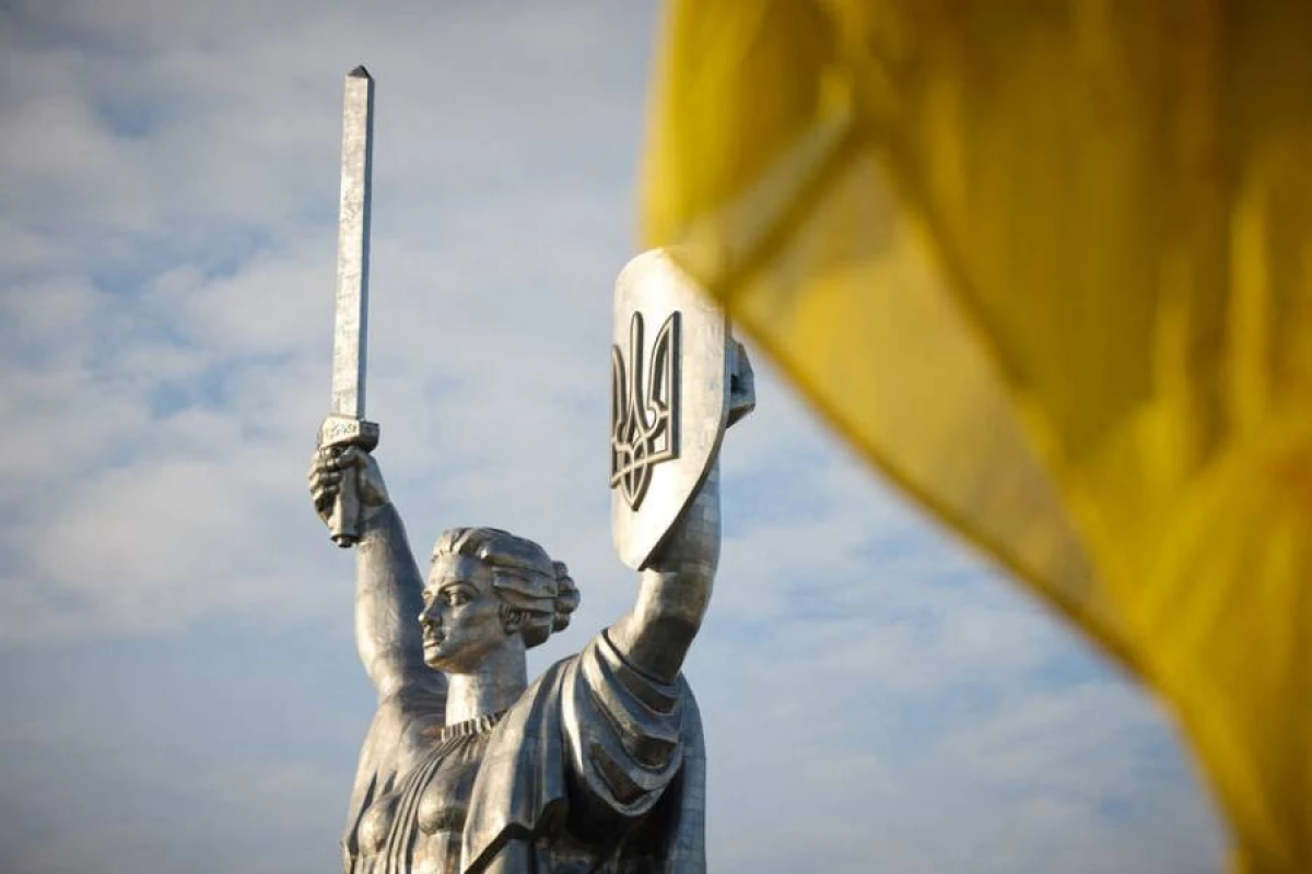 Ukrayna nazirliklərin [[qərbə köçürülməsinə]] hazırlaşır?