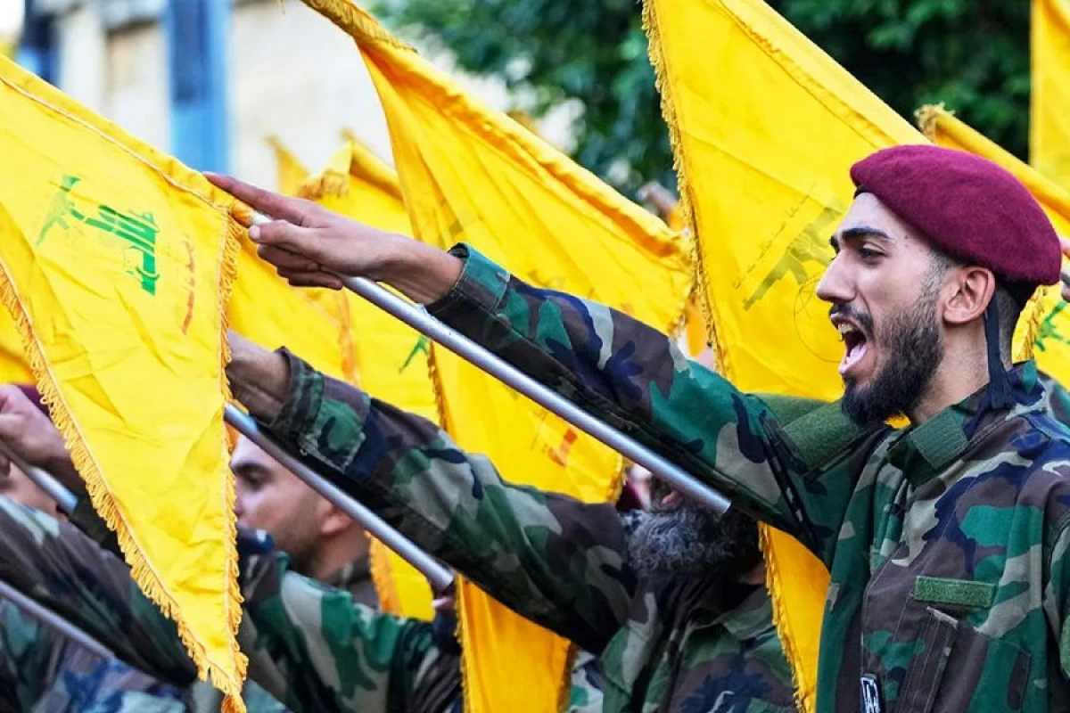 ABŞ Livanda "Hizbullah"ın tərksilahını [[müzakirə edir]]