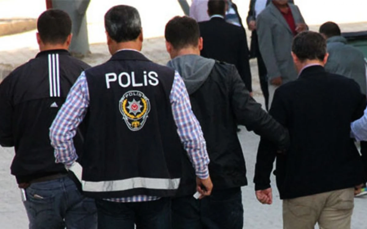 İstanbulda FETÖ-yə qarşı əməliyyat: [[10 nəfər saxlanıldı]]