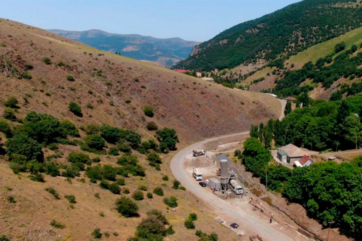 [[Yardımlı-Deman-Arvana]] avtomobil yolunda əsaslı bərpa işləri aparılır
