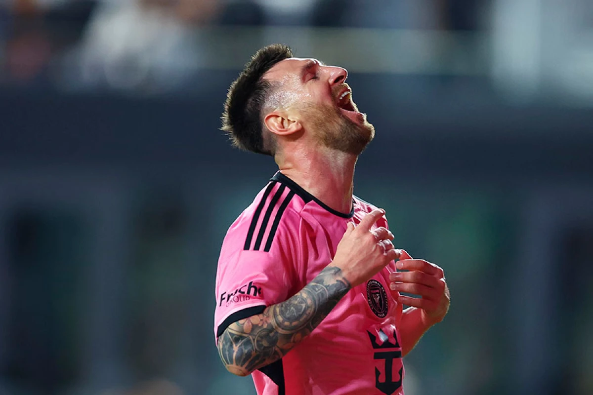 Messi [[nadir rekorda]] imza atdı