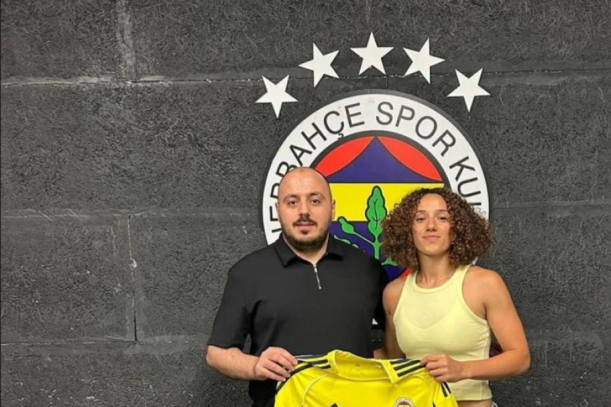 Azərbaycan millisinin futbolçusu [[“Fənərbağça”da]]