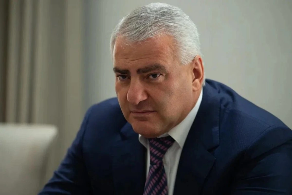 Karapetyan çirkli pulların yuyulmasında [[ittiham olunur]]