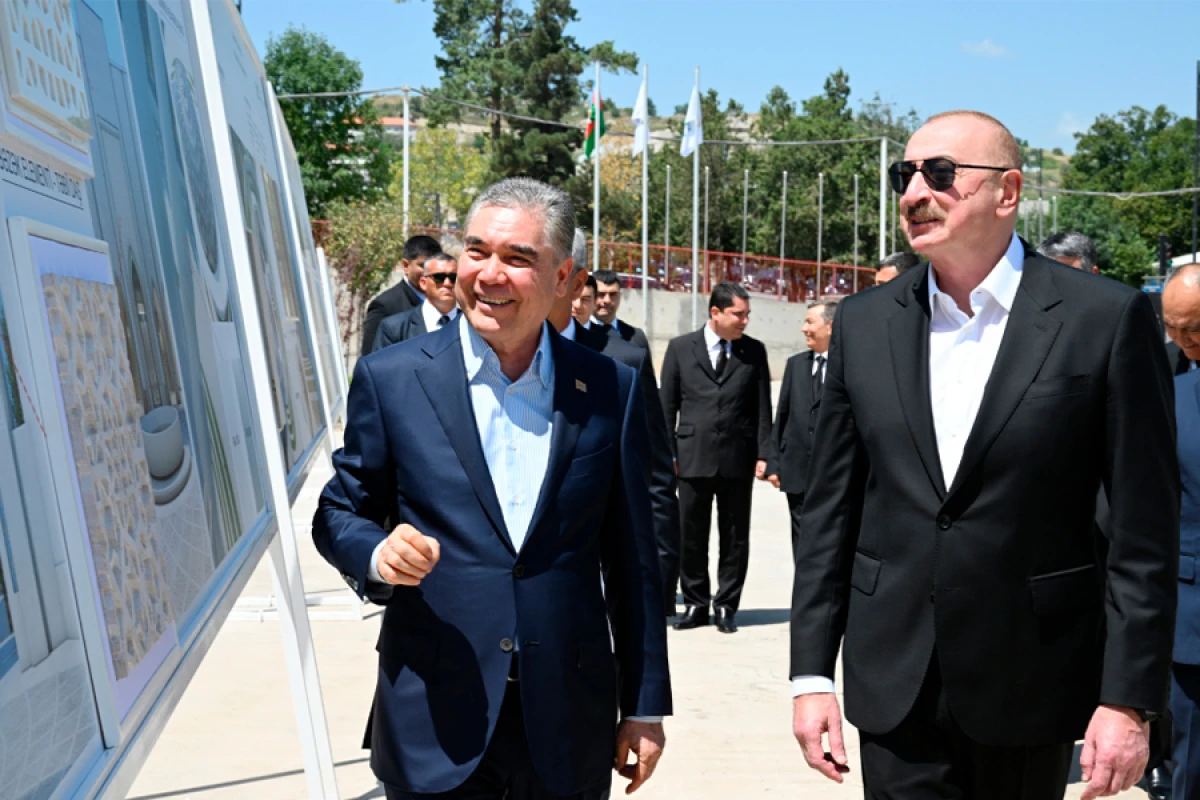 [[Azərbaycan Prezidenti və Türkmənistan Xalq Məsləhətinin sədri]] Yeni Şuşa məscidində tikinti işlərinin gedişi ilə tanış olublar