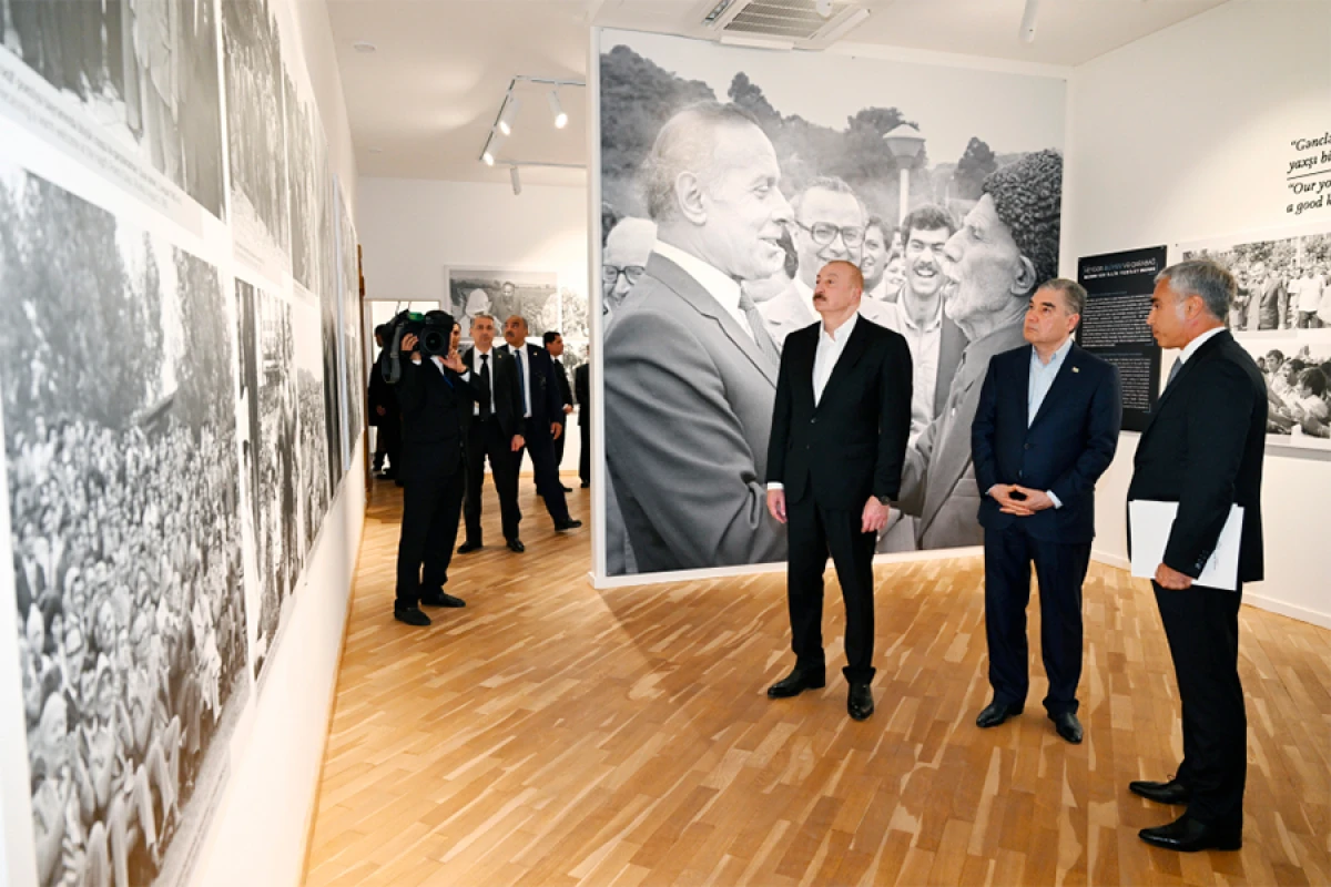 [[Prezident İlham Əliyev və Qurbanqulu Berdiməhəmmədov]] Şuşadakı Yaradıcılıq Mərkəzində “Heydər Əliyev və Qarabağ” sərgisi ilə tanış olublar