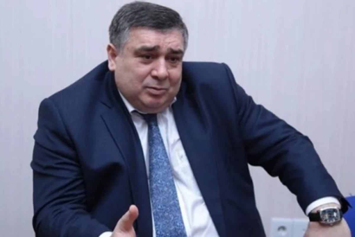 Yekaterinburqdakı Azərbaycan diasporunun rəhbəri [[Şahin Şıxlinski axtarışa verildi]]