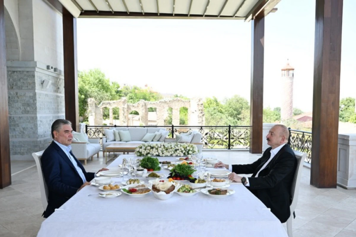 [[Prezident İlham Əliyev]] və Qurbanqulu Berdiməhəmmədov Şuşada nahar ediblər
