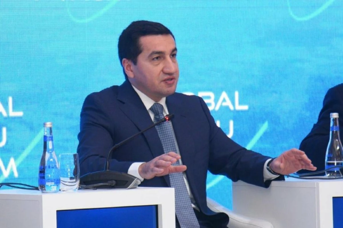[[Hikmət Hacıyev:]] "Forumda müxtəlif ideyalar və baxışlar formalaşır"