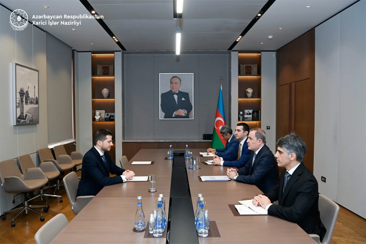 XİN rəhbəri İsrail səfirini [[diplomatik fəaliyyətinin başa çatması]] münasibətilə qəbul etdi