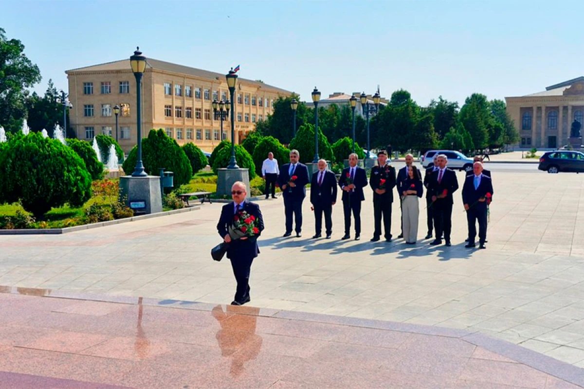 Türkiyə səfiri [[Naxçıvanda]] səfərdədir