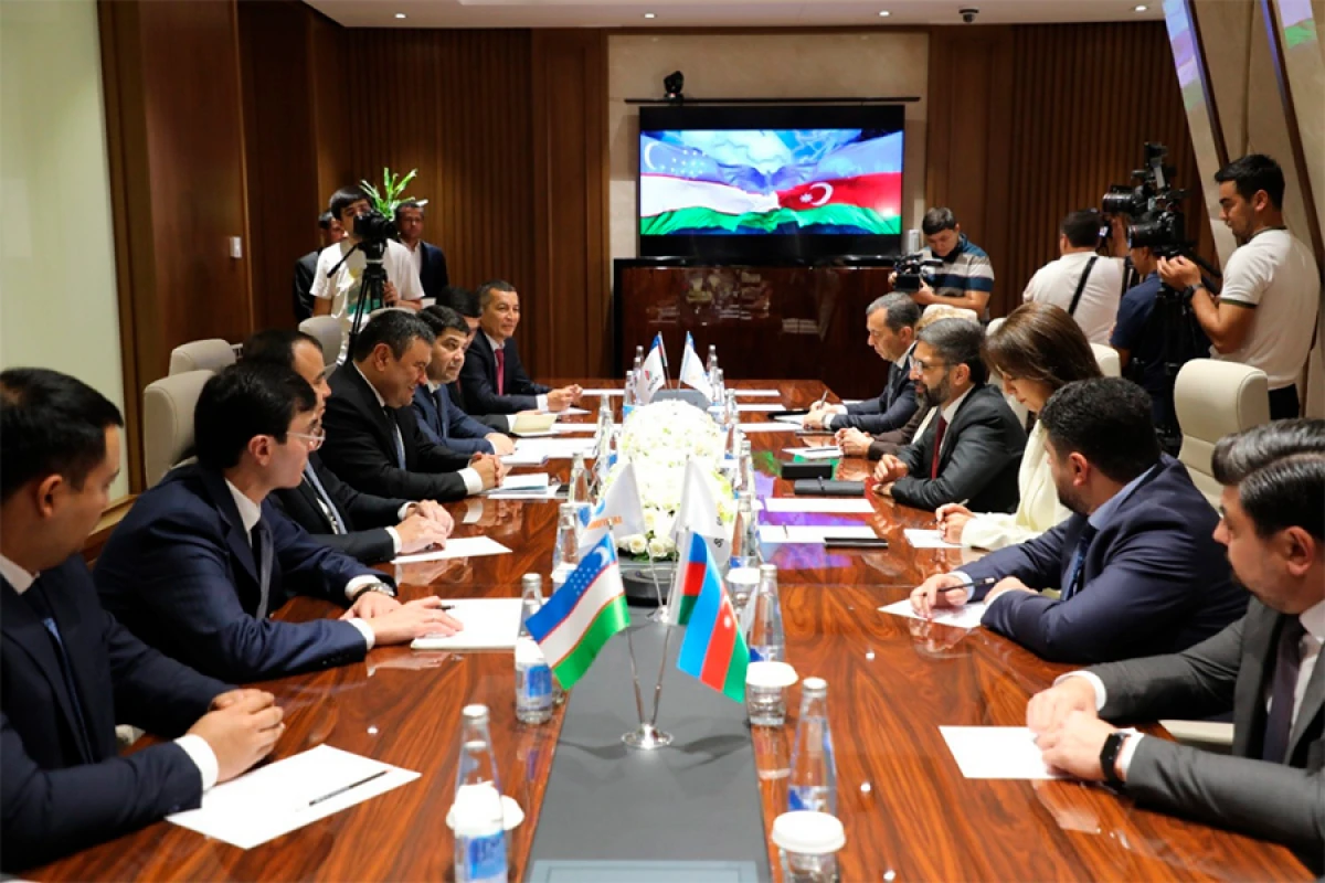 SOCAR Özbəkistanda [[geoloji kəşfiyyat və karbohidrogen hasilatına dair]] saziş imzaladı