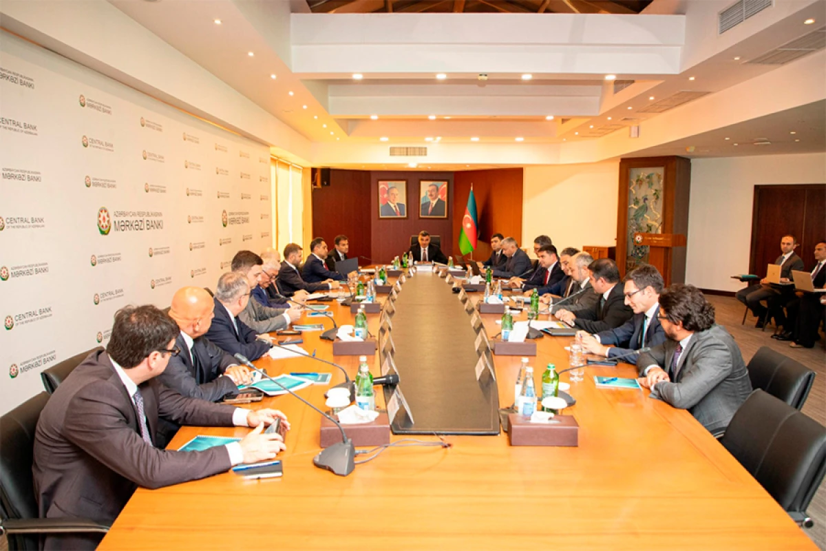 Taleh Kazımov [[bank rəhbərləri ilə strateji prioritetləri]] müzakirə etdi