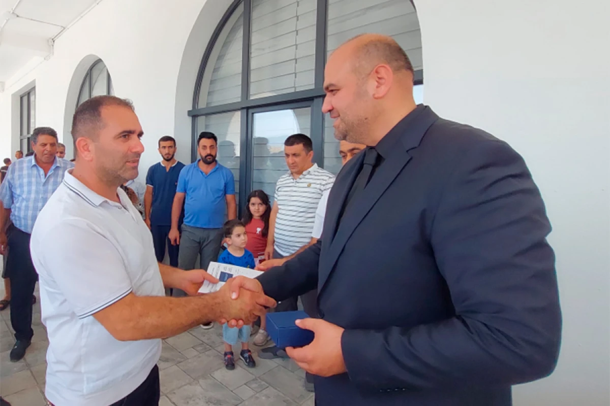 Ağdamın Xıdırlı kəndinə köçən [[daha 58 ailəyə]] evlərin açarları təqdim edildi